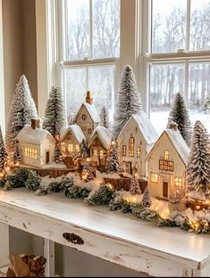 Christmas Houses, Cozy Christmas Decor, Christmas Decor Inspiration, Christmas Mantel Decorations, Christmas Themes Decorations, Good Morning Sunshine, Christmas Villages