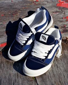 Pretty Sneakers, Surfboard Bag, Skins Uk, Dr Shoes, Pretty Shoes Sneakers, Shoe Ideas, Dramatic Style, Surf Accessories, Complete Skateboards