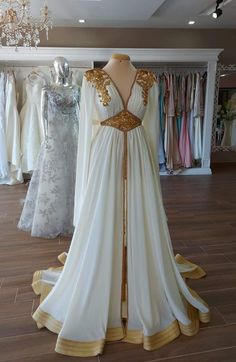 Greek Wedding Dresses, Egyptian Dress, Roman Dress, Greek Dress, Greek Goddess Dress, Baju Kahwin, Egyptian Fashion, Type Of Content