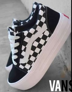 Cute Vans, Tenis Vans, Cute Shoes Heels, Walk In My Shoes, Cute Sneakers, Swag Shoes, Kinds Of Shoes, Shoe Closet, Crazy Shoes