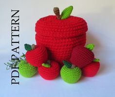 crocheted red apple and two green apples with leaves on white background, text reads podpa pattern