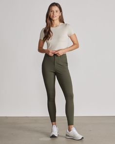 Our best-selling Everyday Pant is now perfected as a women's style. Crafted from flexible fabric, the Women's Everyday Pant is lightweight and features the perfect amount of stretch. From work to happy hours and everywhere in between, this all-occasion pair is an elevated solution for the modern woman. Everyday Pants, Happy Hours, Top Selling, Happy Hour, Women's Style, Modern Woman, To Work, The Modern, Award Winning