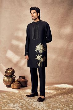 Introducing a distinctive placement foil printed kurta, adorned with delicate 'dhagai kaam', designed to redefine elegance. This kurta boasts intricate foil printing meticulously placed for visual impact, complemented by full sleeves, a refined mandarin collar, and exquisite pocket detailing. The concealed placket adds a seamless finish to its sophisticated appeal. Pair it effortlessly with straight pants for a complete look that blends traditional craftsmanship with contemporary style, making it an ideal choice for any occasion demanding grace and refinement. Men's Kurtis Designs, Mens Kurta Pajama Designs, Kurta Collar Designs For Men, Boys Kurta Design Mens Fashion, Simple Kurta For Men, Kurta Mens Design, Men’s Kurta, Kurta For Men Traditional