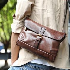 Equals description highly recommended. Leather Art Handmade, Men Messenger Bag, Leather Shoulder Bag Men, Brown Leather Messenger Bag, Messanger Bag, Messenger Bag Leather, Leather Messenger Bag Men, Leather Patterns, Phone Books