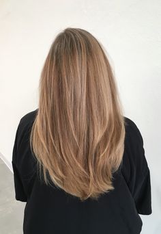 Scoop Hairstyles, Blonde Layers Straight, Long Subtle Soft Layers, Long Blended Layers Straight, Longer Bob Haircut Mid Length, Long Layers Back, Strait Hair Haircuts, Long Straight Hair Layers, Long Length Haircut For Fine Hair