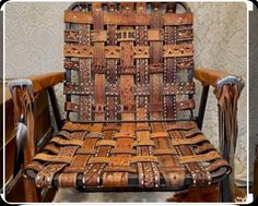 Western Chairs Rustic, Folding Chair Makeover, Bunkhouse Ideas, Western Dining Room, Rustic Chairs, Western Chair, Diy Furniture Upholstery, Western Room, Riding Arena