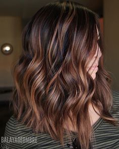 45 Chestnut Brown Hair Ideas Perfect For The Fall Brown Hair Cuts, Chestnut Brown Hair, Medium Hairstyle, Hairstyle Color, Haircuts For Medium Length Hair, Color Balayage, Balayage Ombre, Brown Hair Balayage, Brown Balayage