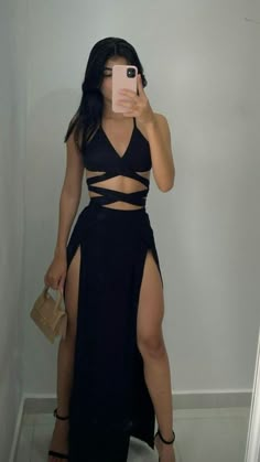 Black Hot Outfit For Women, Waist Chain With Dress, Revealing Party Dress, Dress Sexier Party, Dresses Scandalous, Revealing Outfit Party, Mafia Outfit Women Aesthetic, Revealing Outfit Female, Sweet 16 Outfits Baddie