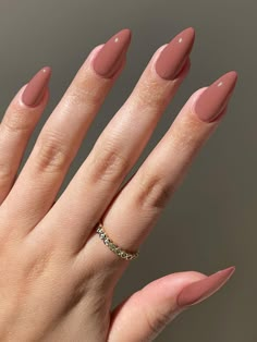 Eleve Seu Estilo Com 24 Peças De Conjunto De Unhas Artificiais De Cor Sólida De Amêndoa Longa, Ideal Para Festas, Danças E Uso DiárioDescobri produtos incríveis no SHEIN.com, venha conferir!