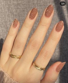 Winter Nail Designs To Try This Year, Nail Art Simple Elegant Classy Sparkle, Classic Birthday Nails, Simple Nail Gel, Simple Pretty Nail Designs, Casual Winter Nails, Winter Nail Color, Nail Art Elegant, Nails For Winter