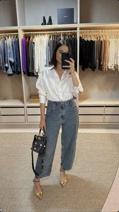 Fashion Blog Design, Clothing Blogs, Classic Style Outfits, Jeans Cropped, Moda Chic, Fresh Outfits, Smart Casual Outfit, With Mom