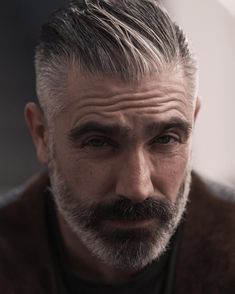 FETISH BARBER Trending Beard Styles, Barba Hipster, Grey Hair Men, Grey Beards, Beard Hairstyle, Men Haircut Styles, Beard Styles For Men