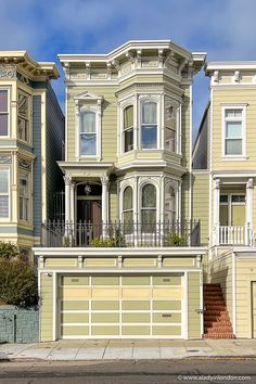 San Francisco Victorian House San Francisco Townhouse, Moodboard Poster, San Francisco Mansions, San Sequoia, San Francisco Victorian Houses, Cottage Core Bloxburg House, San Francisco Victorian, San Francisco With Kids, Arch Drawing