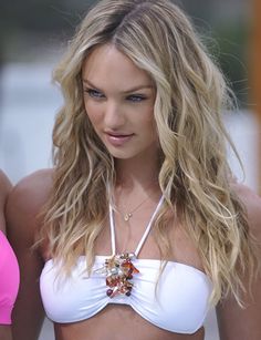 Candice Swanepoel Hair, Candace Swanepoel, Swimsuit Bikinis, Beach Blonde, Beach Wave Hair, Balayage Color, Beautiful Angel, Candice Swanepoel, Swim Suits