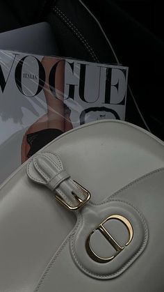 Expensive Fashion, Model Lifestyle, Cream Aesthetic, Elegant Bags, Hard To Love, Aesthetic Images, Night Aesthetic, Cambridge Satchel Company, Outfit Inspo Fall