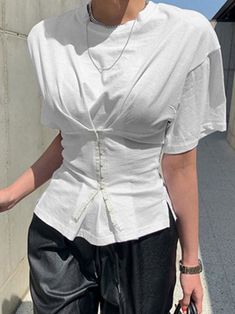 Casual Solid Summer Fitted Short Sleeve T-Shirt Summer Fits Shorts, T Shirt Fashion, Outfit Look, Fashion Top, Mode Inspo, Mode Inspiration, Women's Summer Fashion, Upcycle Clothes, Fashion Sewing