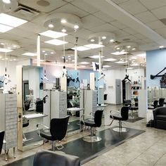 the salon is clean and ready to be used for hairdresser's work