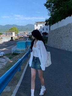 Womens Korean Fashion, Korean Style For Summer, Korean Spring Outfits Casual, Casual Chinese Fashion, China Summer Aesthetic, Outfit For Japan Trip, Aesthetic Ootd Korean Fashion, Cute Outfits Japan, China Outfit Ideas