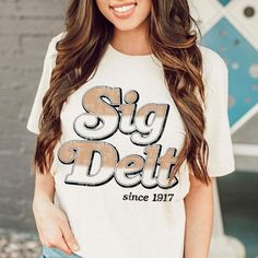 Ali & Ariel Sig Delt Jagger Tee Small Chair Inspiration, Sigma Delta Tau, Kids Online Shopping, T Shirt Crop Top, Greek Clothing