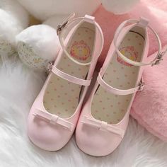 ♡About♡Upper Material: crystal patent leather (red, white, baby pink, baby blue, yellow), cat-eye patent (black), vintage matte finish (brown).Sole: double-layer cushioning (Gel cushion + High-rebound foam cushion).Heel Height 1.38''/3.5Detachable ankle straps♡Size Chart♡ US Size(default) 5 5.5 6 6.5 7 7.5 8 8.5 9 9.5 10 UK 3 3.5 4 4.5 5 5.5 6 6.5 7 7.5 8 EU 35-36 36-37 36-37 37-38 37-38 38-39 38-39 39-40 39-40 40-41 41-42 CM/JP 22 22.5 23 23.5 23.5 24 24.5 25 25.5 26 26 CN 34 35 36 37 37.5 38 3 Pink Kawaii Closed Toe Heels, Pink Kawaii Heels, Pink Kawaii Heels For Party, Wardrobe Pieces, Kawaii Jewelry, Yellow Cat, Swag Shoes, Pink Heels, Pink Baby