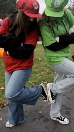 Halloween Costume Mario And Luigi, Simple Duo Costume Ideas, Mario And Luigi Halloween Costumes Teen, Duo Last Minute Halloween Costumes, Friend Costume Ideas Two Matching, Duo Simple Halloween Costumes, Hollaween Customs For 2 People, Girl Mario And Luigi Costumes