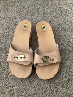 This nice vintage Dr Scholls beige leather clog studded slip on wood clog sandals shoes made in Italy comes to you in a size 7. As you can see great used vintage cond Beige Clogs With Wooden Heel And Open Heel, Beige Clogs With Wooden Heel And Open Back, Open Toe Beige Leather Clogs, Beige Open Heel Clogs With Wooden Heel, Beige Leather Open Toe Clogs, Beige Clogs With Wooden Heel And Round Toe, Open Toe Wooden Clogs With Removable Insole, Open Toe Beige Clogs With Wooden Heel, Beige Open Toe Clogs With Leather Sole