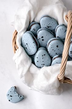 These cute little robin egg macarons with chocolate french buttercream are the perfect Easter treat! They are filled with a rich, swoon worthy chocolate french buttercream that is surprisingly easy to make! #easterrecipes #robineggmacarons Chocolate French Buttercream, Egg Macarons, Easter Pastry, Macaron Designs, Easter Macarons, Easter Miniatures, Shaped Macarons, Easter Pastries, Repurpose Leftovers