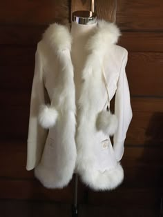 Coquette Coat, Y2k Fur Coat, Poppy Core, 2000s Winter Fashion, Meg Core, Leather Coat With Fur, White Winter Jacket, White Wool Coat, Fall Coats