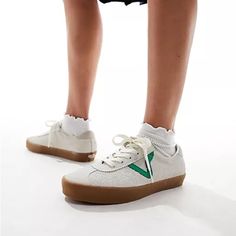 New In Box Luxury Green Skate Shoes In Sporty Style, Womens Gum Shoes, Womens Business Casual Vans, Surf Shoes Women, Vans Lowland Cc Green, Vans Lace-up Sneakers With Gum Sole, Vans Sneakers With Textured Sole And Round Toe, Vans Sneakers With Textured Sole, Spring Skate Shoes With Contrast Sole And Round Toe