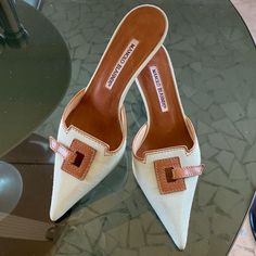 Blue Manolo Blahnik, Dainty Heels, Manolo Blahnik Mules, Tan Mules, Manolo Blahnik Sandals, Shoes Heels Classy, Super Rich Kids, Vintage Heels, Super Rich