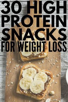 Whether you're looking for healthy, low carb breakfast on the go ideas, need 100 calorie snacks to help you lose weight, or need easy, portable snacks to eat before or after a workout, we've got 30 high protein snacks that are not only delicious, but that Breakfast On The Go Ideas, Snacks To Eat, Healthy Low Carb Breakfast, Snack Sani, Menu Sarapan Sehat, 100 Calorie Snacks, Protein Dinner, 100 Calorie