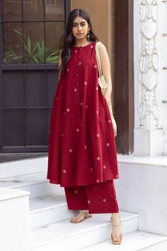 Jamdani Fabric, Red Long Dress, Dress Designs For Stitching, Simple Kurta Designs, Simple Kurti Designs