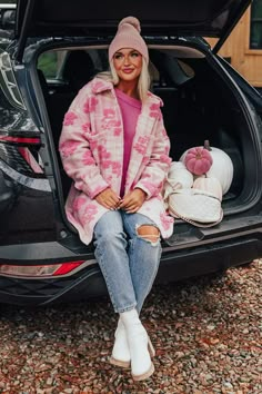 Winter Floral Outfit, Cozy Pink Outfit, Fall Outfits2023, Texas Outfits Winter, Winter Pink Outfit, Pink Plaid Coat, Winter Pink Outerwear With Floral Print, Cozy Pink Outerwear With Faux Fur Lining, Pink Winter Outfit