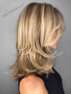 Flicked Out Hairstyles, Blonde Mid Length Hair With Layers, Medium Length Choppy Layers, Blonde Layered Hair, Layered Haircuts For Medium Hair, Hair Upstyles, Shoulder Length Hair Cuts, Haircuts For Medium Hair, Hair Videos Tutorials