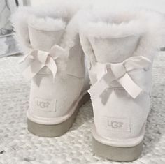 Cutecore Fashion, White Uggs, Boots With Bows, Ugg Boots With Bows, Cute Uggs, Uggs With Bows, Fluffy Shoes, Pink Uggs, Dr Shoes