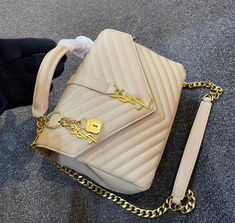 Tote Bag Patters, Diy Tote Bag, Bags Luxury, Fashion Group, Handbag Shoes, Chanel Boy Bag, Clutch Wallet, Qatar, Sling Bag