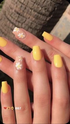 Acrylic Nails Yellow, Spring Acrylic Nails, Colorful Nails, Simple Gel Nails, Summery Nails, Simple Acrylic Nails, Short Acrylic Nails Designs