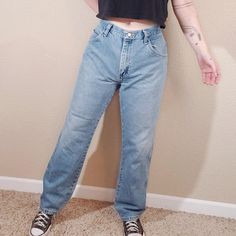 ★ the best pair of grunge bum jeans 🛹🚬 ★ perfectly pre-loved, soft, and comfy ★ material has no stretch ★ 100% unisex 🚻 ★ happy to see these get a new home <3 ★ high-rise, tapered leg fit 👖 ☆ brand: wrangler ☆ size on tag: 34 x 30 ☆ condition: 7/10 (overall wear, tear on the back right leg) (measured laying flat and not doubled) waist: 16.75" rise: 11.25" hips: 21.25" inseam: 29.75" outseam: 40" leg opening: 8.25" {i'm 5'5", size xs for reference}                                              ・┆✦ʚ♡ɞ✦ ┆・                feel free to ask me questions!             message me for 20% off a bundle             items are cleaned before shipping              items can be saged (just ask me)             i try to use eco friendly packaging               cat-friendly, smoke-free home Jeans Grunge, Dad Jeans, Blue Denim Jeans, Tapered Legs, Mens Bottom, Mens Jeans, Blue Denim, Denim Jeans, Mid Rise