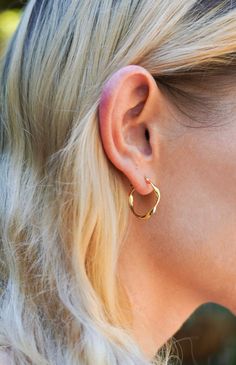 This Hoop Earrings item by MerciMaBelle has 3549 favorites from Etsy shoppers. Ships from Australia. Listed on Nov 25, 2023 Gold Hoop Earrings Style, Twisted Ribbons, Everyday Jewellery, Twisted Hoop Earrings, Classy Jewelry, Simple Girl, Silver Colour, Wedding Jewelry Earrings, Earrings Minimalist