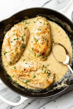 This creamy white wine chicken is incredibly easy to make on a weeknight but good enough for company! It's ready in only 30 minutes for an impressive yet simple meal. Ranch Dressing Chicken Recipes, Chicken White Wine Sauce, Ranch Dressing Chicken, Panini Recipes Chicken, Creamy Chicken Recipes, Ranch Chicken Recipes, White Sauce Recipes, Crockpot Recipes Beef