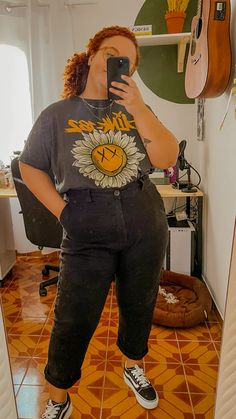 Plus Size Thrifted Outfits, Plus Size Grunge Outfits 90s, Plus Size Grunge Outfits, Plus Size 90s Fashion, Retro Outfits 80s Style, Indie Outfits Plus Size, Ghibli Core, Plus Size Grunge, Jeans And T Shirt Outfit