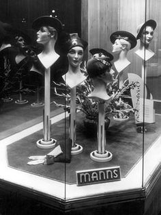 hats mannequin heads in store window display circa 1945 Martin Munkacsi, Fashion Window Display, Ralph Gibson, Sarah Moon, August Sander, Walker Evans, Store Window Displays, Vintage Mannequin