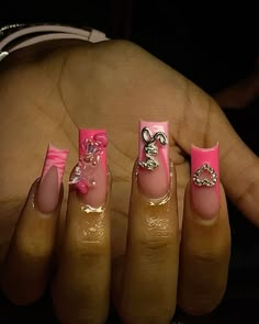 Pink Freestyle Nails, Nail Inspo Hello Kitty, Duck Nails Short, Retainers Colors, Azul Nails, Nails Freestyle, Freestyle Nails