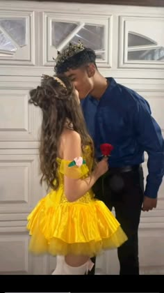 Beauty Beast Costume, Beauty And The Best Couple Costume, Matching Couple Outfits Halloween, Belle Couple Costume, Matching Couple Halloween Outfits, Interracial Couple Costumes, Belle And Beast Costume, Matching Disney Outfits Couples, Halloween Costumes Bf And Gf