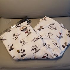 Brand New. Soft Berkshire Throw Blanket Measures 50" X 70" Size. Cute Faces Of Snoopy With White Background Design. Comes From A Pet And Smoke Free Home. Valentines Throw Blanket, Snoopy Blanket, White Background Design, Snoopy Valentine, Valentines Blanket, Snoopy Plush, Berkshire Blanket, Different Faces, Heart Plush