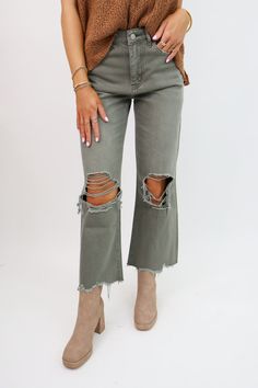 Embrace a vintage-inspired look with the Leslie 90's High Rise Vintage Crop Flare jeans! These jeans combine the charm of the '90s with a high-rise silhouette and a trendy cropped flare, creating a stylish and unique aesthetic. Capture the essence of retro fashion while enjoying the modern comfort and versatility of these jeans. VERVET by Flying Monkey Jeans Cut: Flare, 26.5" Inseam* Rise: High-Rise, 11.25" Front Rise* Leg Opening: 19.5" Material: 100% Cotton Rigid Machine Wash Separately In Col Crop Flare Jeans, Monkey Jeans, Crop Flare, Flying Monkey Jeans, Cropped Flare Jeans, Flying Monkey, Cropped Flares, Short Leggings, Denim Flares