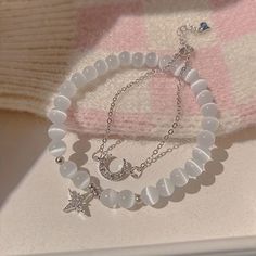 Moon Bead Bracelet, Aesthetic Pendant, Body Jewelry Diy, Matching Things, Beachy Bracelets, Moon Chain, Bracelets Design, Stone Bracelets, Jewelry Accessories Ideas