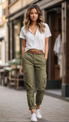 Women Cargo Pants Outfit, Cargo Pants Women Outfit, Green Cargo Pants Outfit, Women's Cargo Pants, Safari Outfits, Cargo Outfit, Cargo Pants Outfits, Cargo Pants Outfit