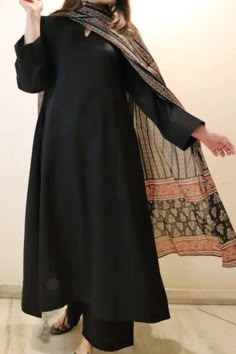 #fashion #clothes Women's Kurti Designs, Black Kurti Outfit, Black Dress Design Pakistani, Simple Pakistani Dresses Casual, Black Kurti Design, Eid Outfits Pakistani, Black Cord Set, Black Pakistani Suit, Pakistani Kurti