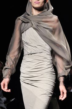 Donna Karan Fall 2011 Runway Pictures - Livingly Dona Karan, Brown Sand, Couture Collection, Grey Fashion, Fashion Details, New York Fashion Week, Couture Fashion